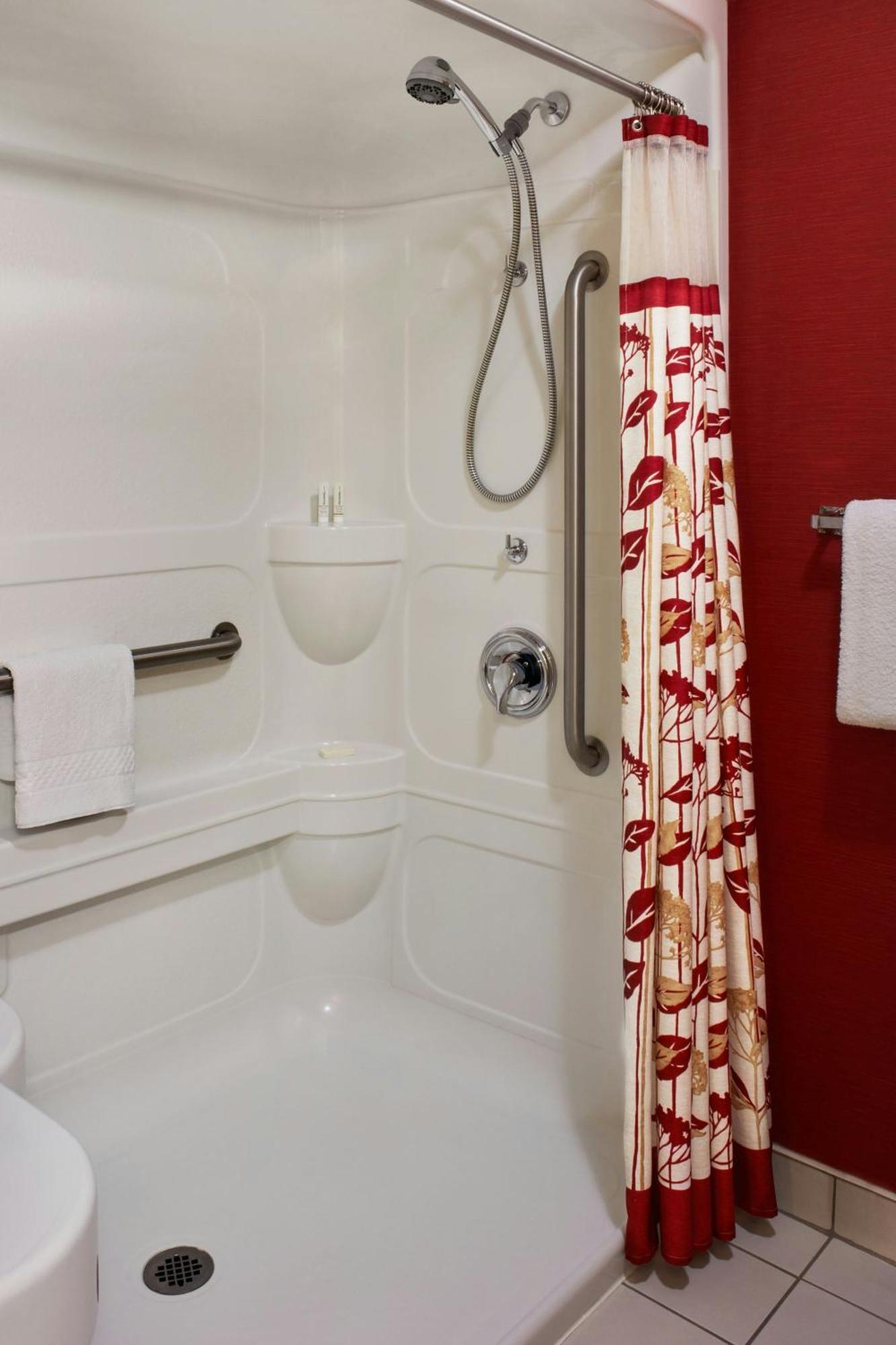 Courtyard By Marriott 3* Niagara Falls