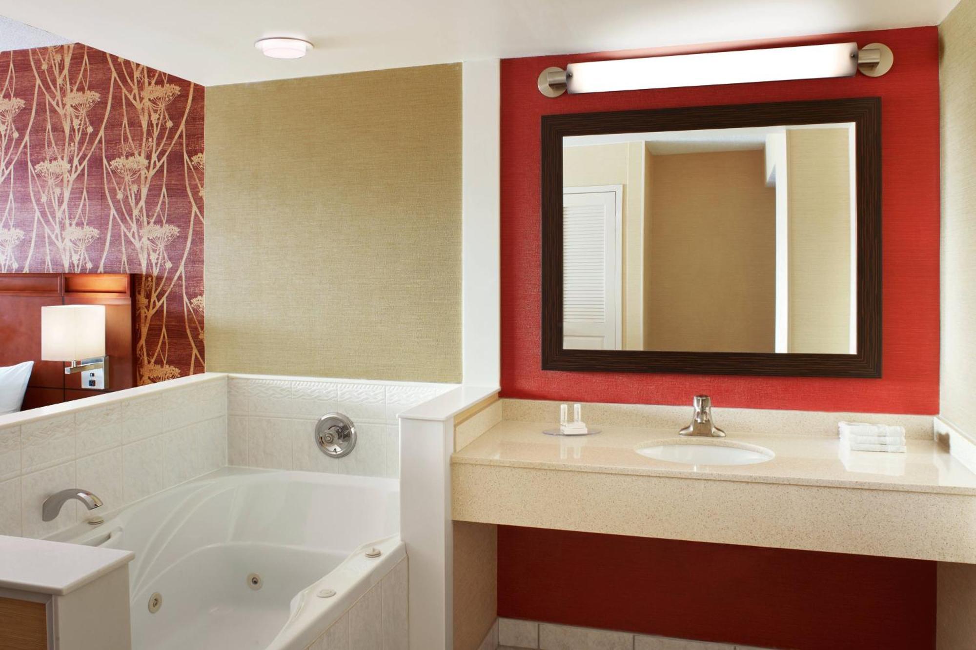 Courtyard By Marriott