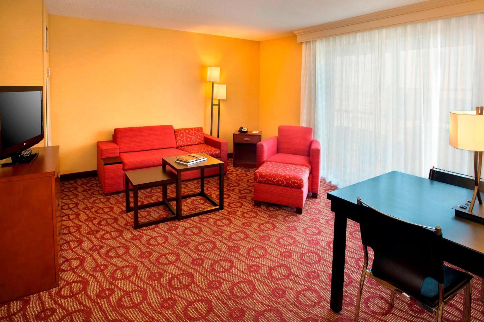 Hotel Courtyard By Marriott