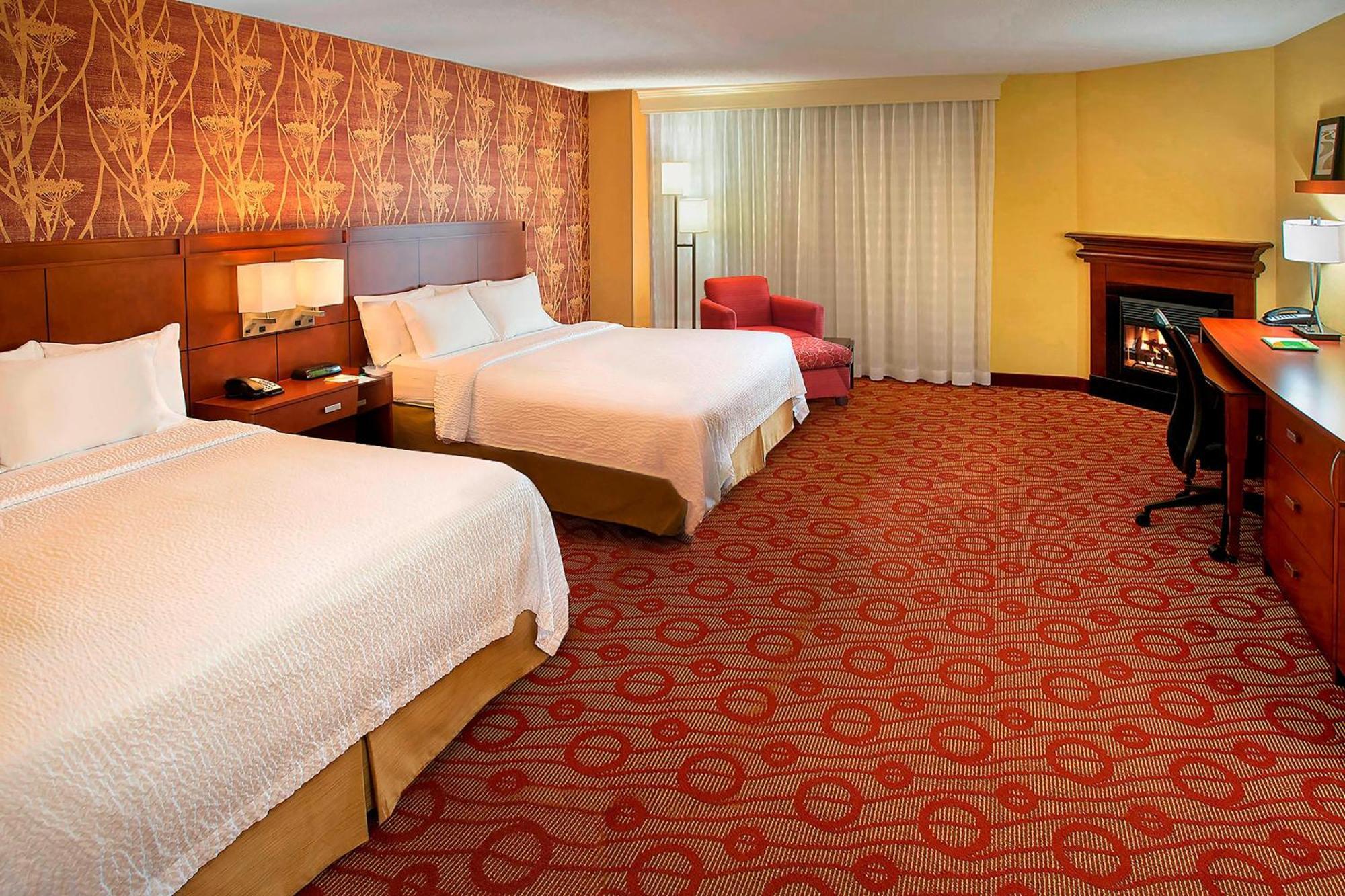 Courtyard By Marriott 3*