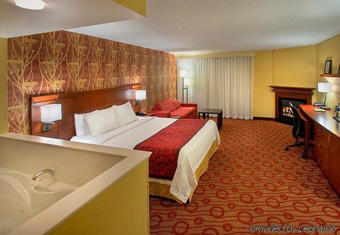 Courtyard By Marriott