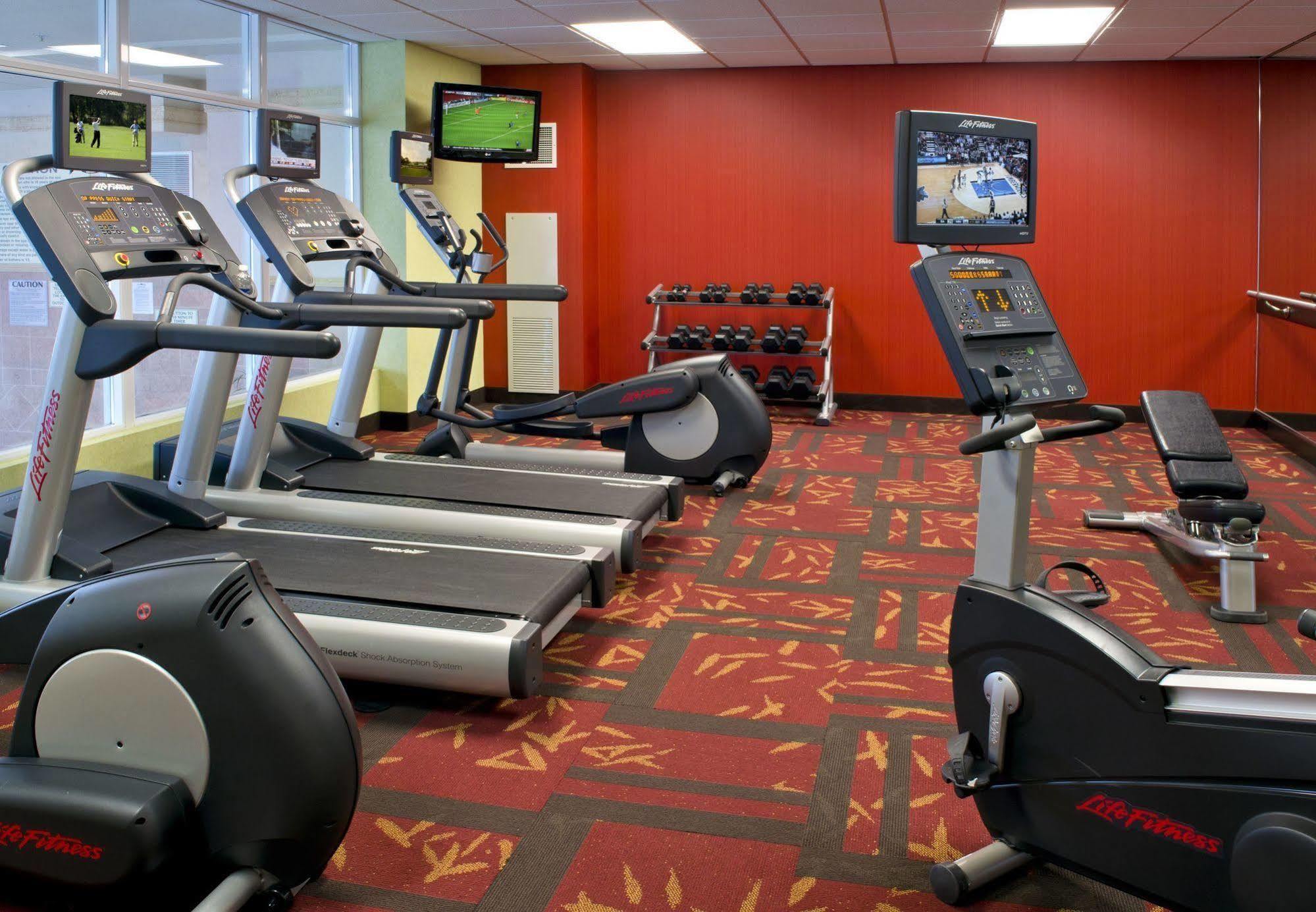 Courtyard By Marriott Hotel